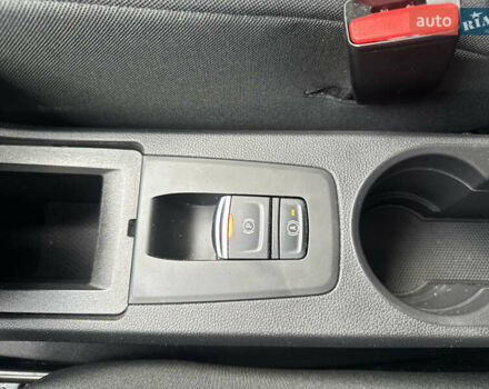 Белый Рено Зое, объемом двигателя 0 л и пробегом 28 тыс. км за 12500 $, фото 27 на Automoto.ua