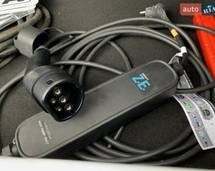 Белый Рено Зое, объемом двигателя 0 л и пробегом 44 тыс. км за 12499 $, фото 29 на Automoto.ua