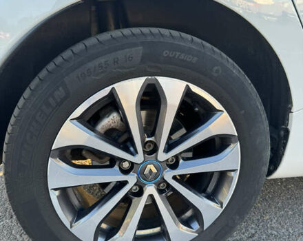 Белый Рено Зое, объемом двигателя 0 л и пробегом 74 тыс. км за 13499 $, фото 32 на Automoto.ua