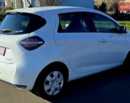 Белый Рено Зое, объемом двигателя 0 л и пробегом 112 тыс. км за 10900 $, фото 2 на Automoto.ua