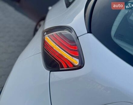 Белый Рено Зое, объемом двигателя 0 л и пробегом 86 тыс. км за 10850 $, фото 52 на Automoto.ua