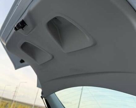 Белый Рено Зое, объемом двигателя 0 л и пробегом 124 тыс. км за 12499 $, фото 27 на Automoto.ua