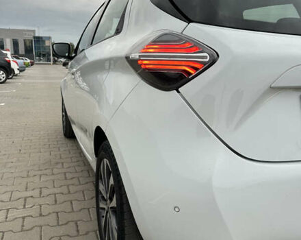 Белый Рено Зое, объемом двигателя 0 л и пробегом 88 тыс. км за 12300 $, фото 11 на Automoto.ua