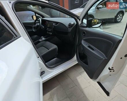 Белый Рено Зое, объемом двигателя 0 л и пробегом 28 тыс. км за 11900 $, фото 7 на Automoto.ua