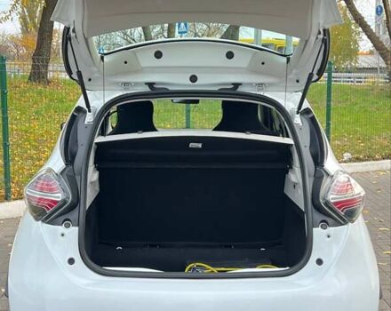 Белый Рено Зое, объемом двигателя 0 л и пробегом 52 тыс. км за 12200 $, фото 1 на Automoto.ua