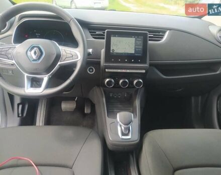 Белый Рено Зое, объемом двигателя 0 л и пробегом 24 тыс. км за 12700 $, фото 19 на Automoto.ua