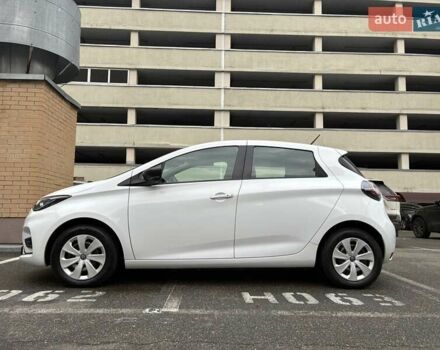 Белый Рено Зое, объемом двигателя 0 л и пробегом 39 тыс. км за 12300 $, фото 16 на Automoto.ua