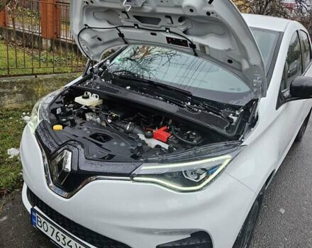 Белый Рено Зое, объемом двигателя 0 л и пробегом 28 тыс. км за 11800 $, фото 31 на Automoto.ua