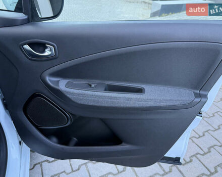 Білий Рено Зое, об'ємом двигуна 0 л та пробігом 23 тис. км за 13150 $, фото 18 на Automoto.ua