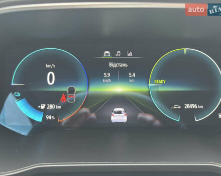 Белый Рено Зое, объемом двигателя 0 л и пробегом 28 тыс. км за 12500 $, фото 19 на Automoto.ua