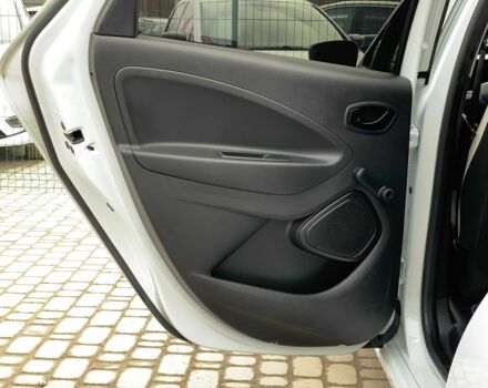 Белый Рено Зое, объемом двигателя 0 л и пробегом 66 тыс. км за 12499 $, фото 10 на Automoto.ua