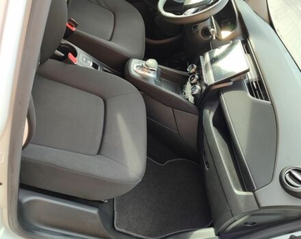 Белый Рено Зое, объемом двигателя 0 л и пробегом 78 тыс. км за 11850 $, фото 7 на Automoto.ua