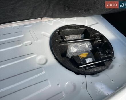 Белый Рено Зое, объемом двигателя 0 л и пробегом 62 тыс. км за 13800 $, фото 27 на Automoto.ua