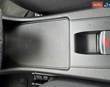 Білий Рено Зое, об'ємом двигуна 0 л та пробігом 84 тис. км за 11999 $, фото 27 на Automoto.ua