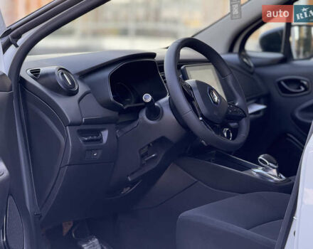 Белый Рено Зое, объемом двигателя 0 л и пробегом 183 тыс. км за 9700 $, фото 28 на Automoto.ua