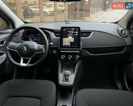 Белый Рено Зое, объемом двигателя 0 л и пробегом 31 тыс. км за 11999 $, фото 52 на Automoto.ua