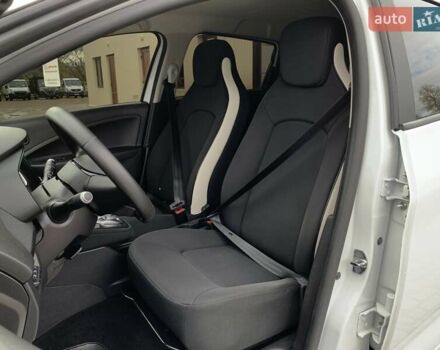 Белый Рено Зое, объемом двигателя 0 л и пробегом 44 тыс. км за 12499 $, фото 25 на Automoto.ua