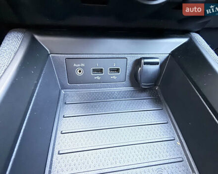 Білий Рено Зое, об'ємом двигуна 0 л та пробігом 23 тис. км за 13150 $, фото 34 на Automoto.ua