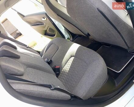 Рено Зое 2020 в Ходорів на Automoto.ua Белый Рено Зое, объемом двигателя 0 л и пробегом 46 тыс. км за 12800 $, фото 6 на Automoto.ua