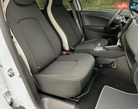 Белый Рено Зое, объемом двигателя 0 л и пробегом 47 тыс. км за 12499 $, фото 32 на Automoto.ua