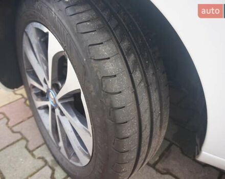 Белый Рено Зое, объемом двигателя 0 л и пробегом 122 тыс. км за 13000 $, фото 66 на Automoto.ua