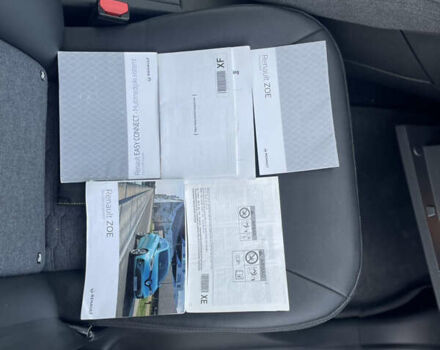 Белый Рено Зое, объемом двигателя 0 л и пробегом 106 тыс. км за 12299 $, фото 24 на Automoto.ua