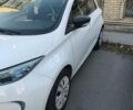 Белый Рено Зое, объемом двигателя 0 л и пробегом 96 тыс. км за 10700 $, фото 6 на Automoto.ua