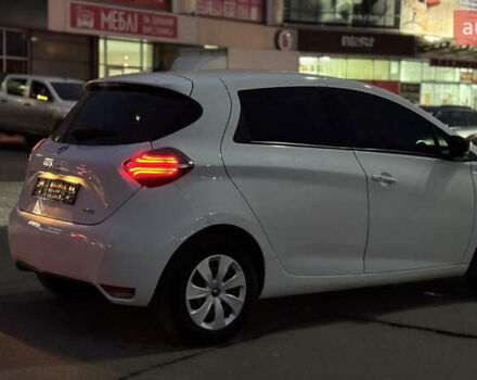 Белый Рено Зое, объемом двигателя 0 л и пробегом 44 тыс. км за 12950 $, фото 12 на Automoto.ua