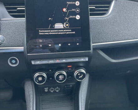 Белый Рено Зое, объемом двигателя 0 л и пробегом 106 тыс. км за 12299 $, фото 21 на Automoto.ua