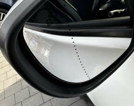 Белый Рено Зое, объемом двигателя 0 л и пробегом 124 тыс. км за 13200 $, фото 19 на Automoto.ua