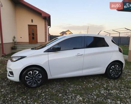 Белый Рено Зое, объемом двигателя 0 л и пробегом 98 тыс. км за 10950 $, фото 2 на Automoto.ua