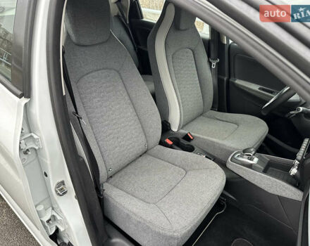 Білий Рено Зое, об'ємом двигуна 0 л та пробігом 77 тис. км за 12990 $, фото 33 на Automoto.ua