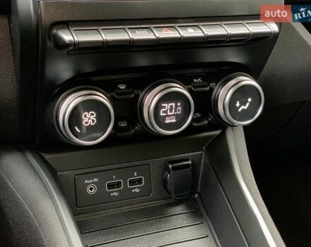 Белый Рено Зое, объемом двигателя 0 л и пробегом 66 тыс. км за 12499 $, фото 49 на Automoto.ua