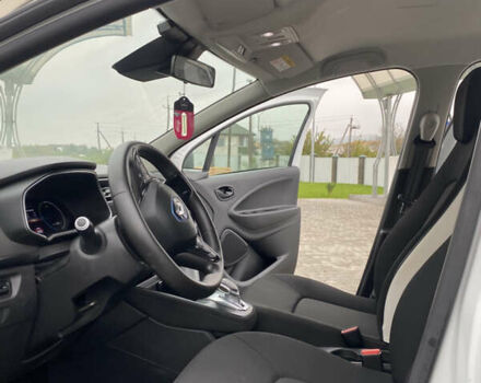 Белый Рено Зое, объемом двигателя 0 л и пробегом 42 тыс. км за 11700 $, фото 19 на Automoto.ua