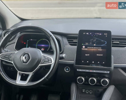 Белый Рено Зое, объемом двигателя 0 л и пробегом 106 тыс. км за 12299 $, фото 23 на Automoto.ua