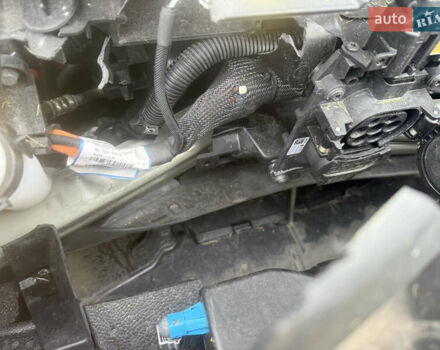 Белый Рено Зое, объемом двигателя 0 л и пробегом 33 тыс. км за 6950 $, фото 12 на Automoto.ua