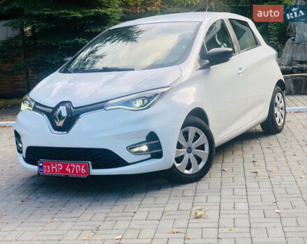 Белый Рено Зое, объемом двигателя 0 л и пробегом 38 тыс. км за 11999 $, фото 32 на Automoto.ua
