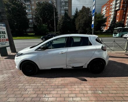 Белый Рено Зое, объемом двигателя 0 л и пробегом 165 тыс. км за 8990 $, фото 4 на Automoto.ua