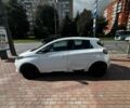 Белый Рено Зое, объемом двигателя 0 л и пробегом 165 тыс. км за 8990 $, фото 4 на Automoto.ua