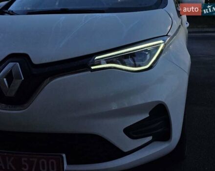 Белый Рено Зое, объемом двигателя 0 л и пробегом 85 тыс. км за 12999 $, фото 37 на Automoto.ua