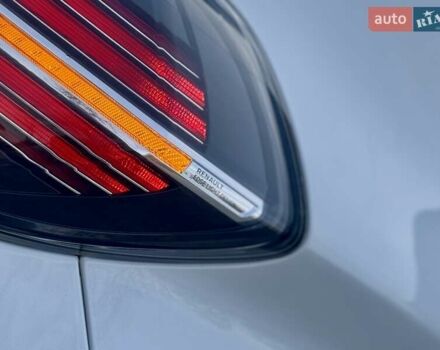 Белый Рено Зое, объемом двигателя 0 л и пробегом 86 тыс. км за 10850 $, фото 62 на Automoto.ua