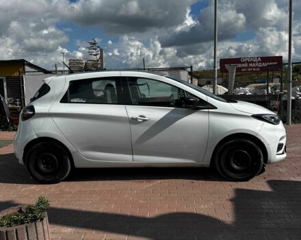Белый Рено Зое, объемом двигателя 0 л и пробегом 165 тыс. км за 8990 $, фото 5 на Automoto.ua