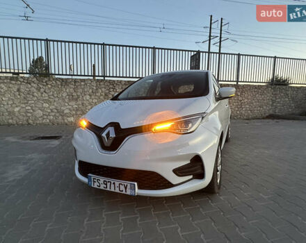 Белый Рено Зое, объемом двигателя 0 л и пробегом 124 тыс. км за 11300 $, фото 4 на Automoto.ua