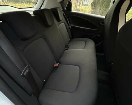 Белый Рено Зое, объемом двигателя 0 л и пробегом 52 тыс. км за 11590 $, фото 22 на Automoto.ua