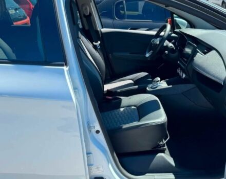 Белый Рено Зое, объемом двигателя 0 л и пробегом 38 тыс. км за 9200 $, фото 9 на Automoto.ua