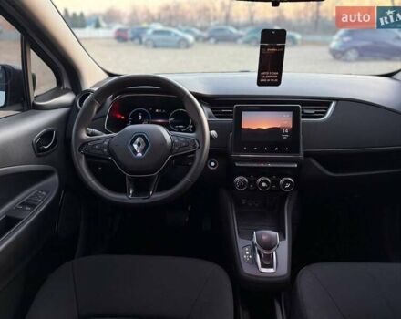 Белый Рено Зое, объемом двигателя 0 л и пробегом 92 тыс. км за 11499 $, фото 21 на Automoto.ua