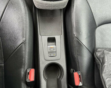 Белый Рено Зое, объемом двигателя 0 л и пробегом 88 тыс. км за 12300 $, фото 29 на Automoto.ua