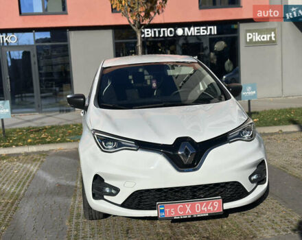 Белый Рено Зое, объемом двигателя 0 л и пробегом 45 тыс. км за 12000 $, фото 1 на Automoto.ua