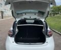 Белый Рено Зое, объемом двигателя 0 л и пробегом 62 тыс. км за 13800 $, фото 24 на Automoto.ua
