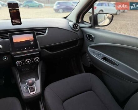 Белый Рено Зое, объемом двигателя 0 л и пробегом 92 тыс. км за 11499 $, фото 20 на Automoto.ua